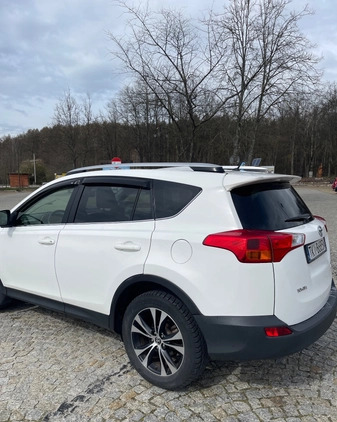 Toyota RAV4 cena 57900 przebieg: 216000, rok produkcji 2015 z Chęciny małe 121